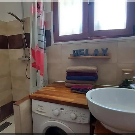 Apartment Orazur: Charming With Wood Stove And Garden