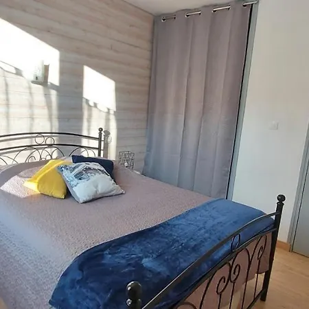 Orazur: Charming With Wood Stove And Garden *