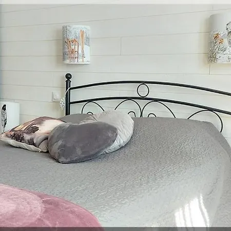Apartment Orazur: Charming With Wood Stove And Garden